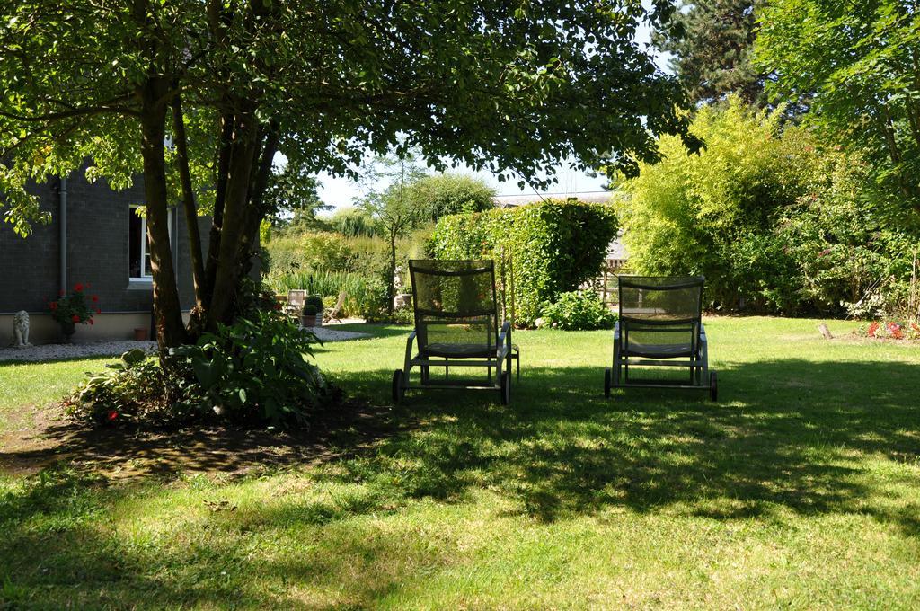 Manoir Des Lions De Tourgeville Exterior photo