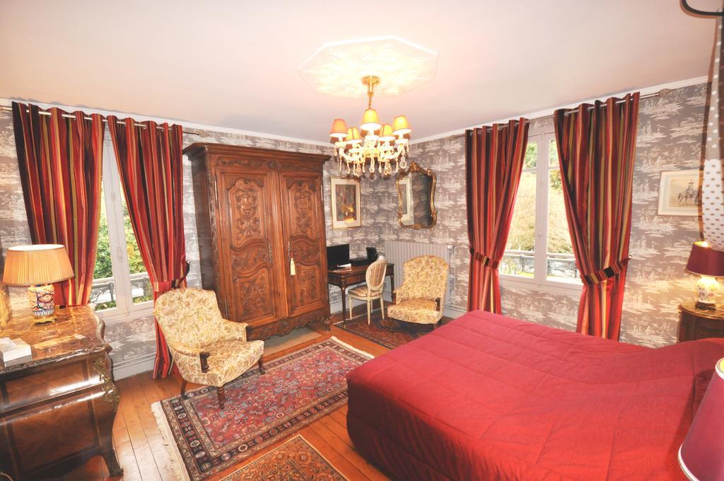 Manoir Des Lions De Tourgeville Exterior photo